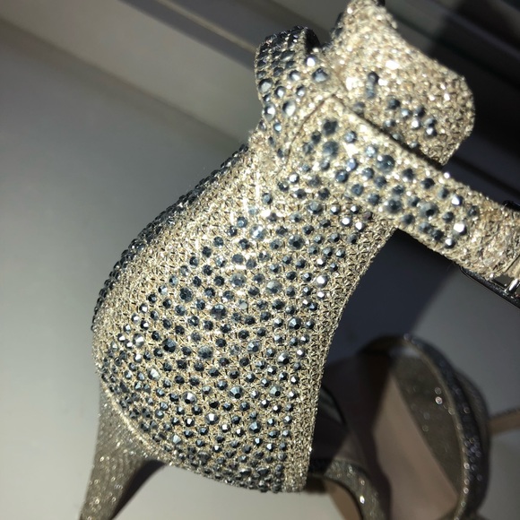 INC bing heels with jewels - Picture 5 of 7